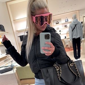 Meet your Posher, Nicole